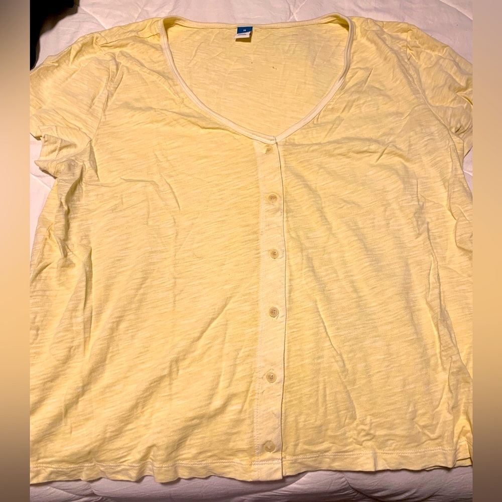 Old Navy M Washed Yellow Tee with Buttons